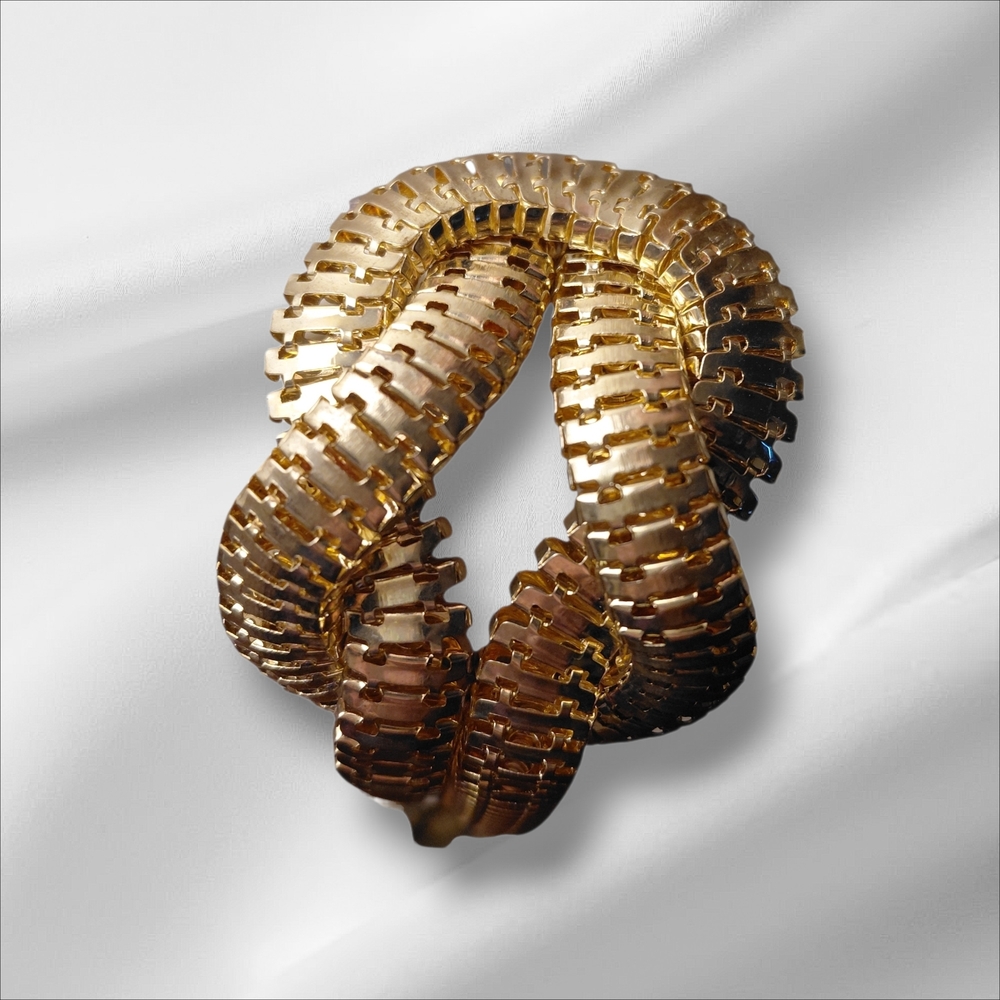 Elegant Gold-Tone Bracelet